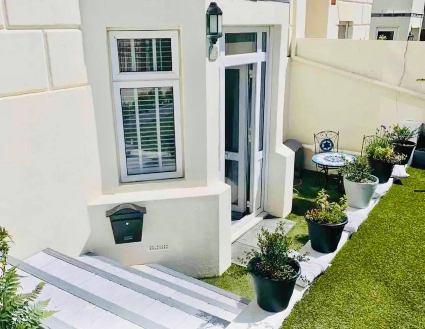 Stunning 3 Double Bedroom Beach Front Apartment Portsmouth Exterior foto